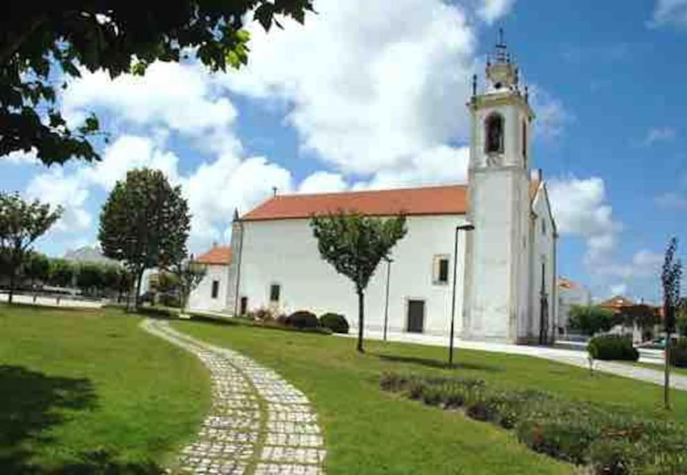 Moradia Alegre No Centro Da Vila Da Tocha. Kültér fotó